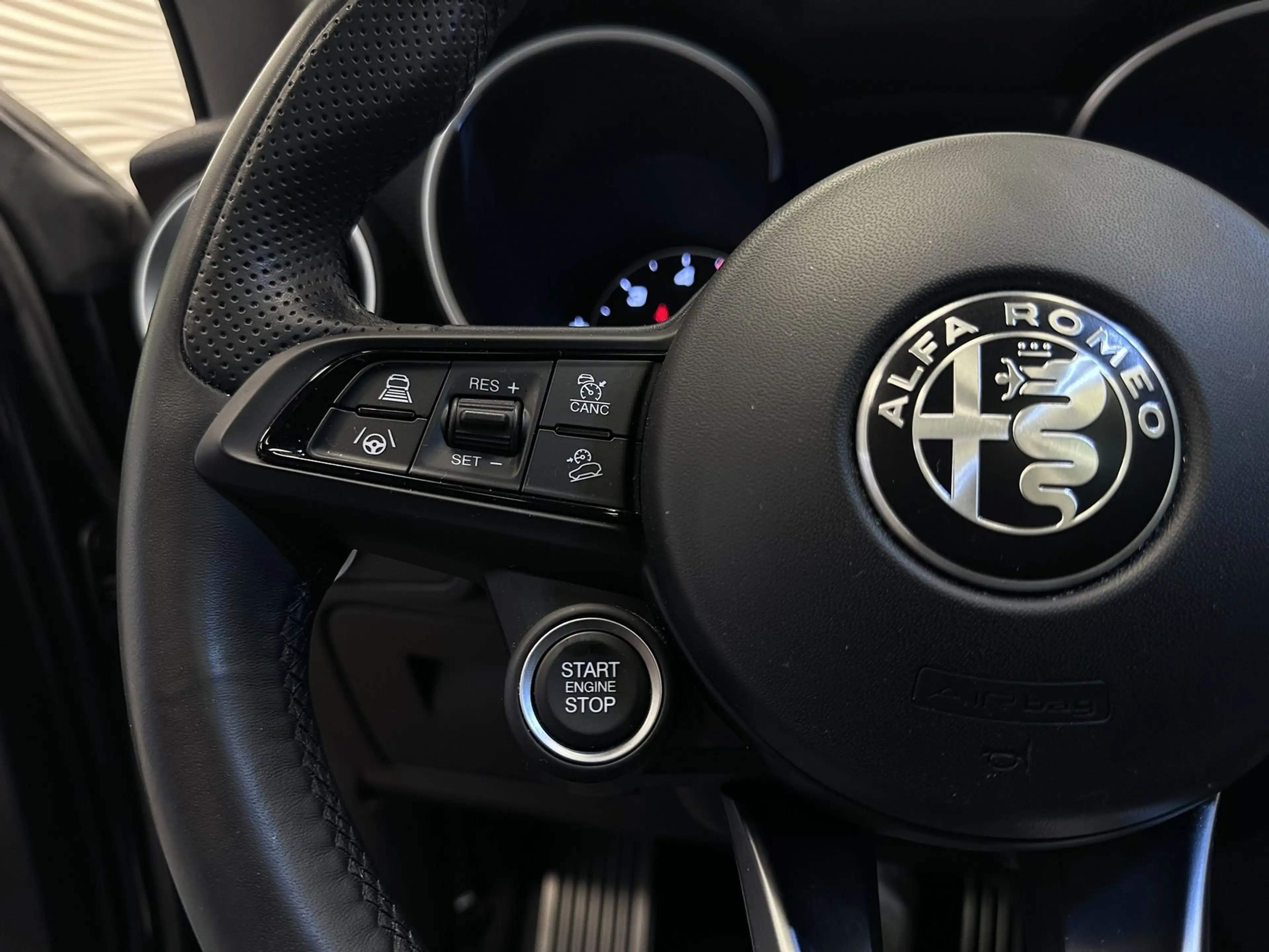 Alfa Romeo Stelvio 2.2 JTDM*AUT*SPRINT*PANO*NAVI*ACC*KEYLESS* — photo 21