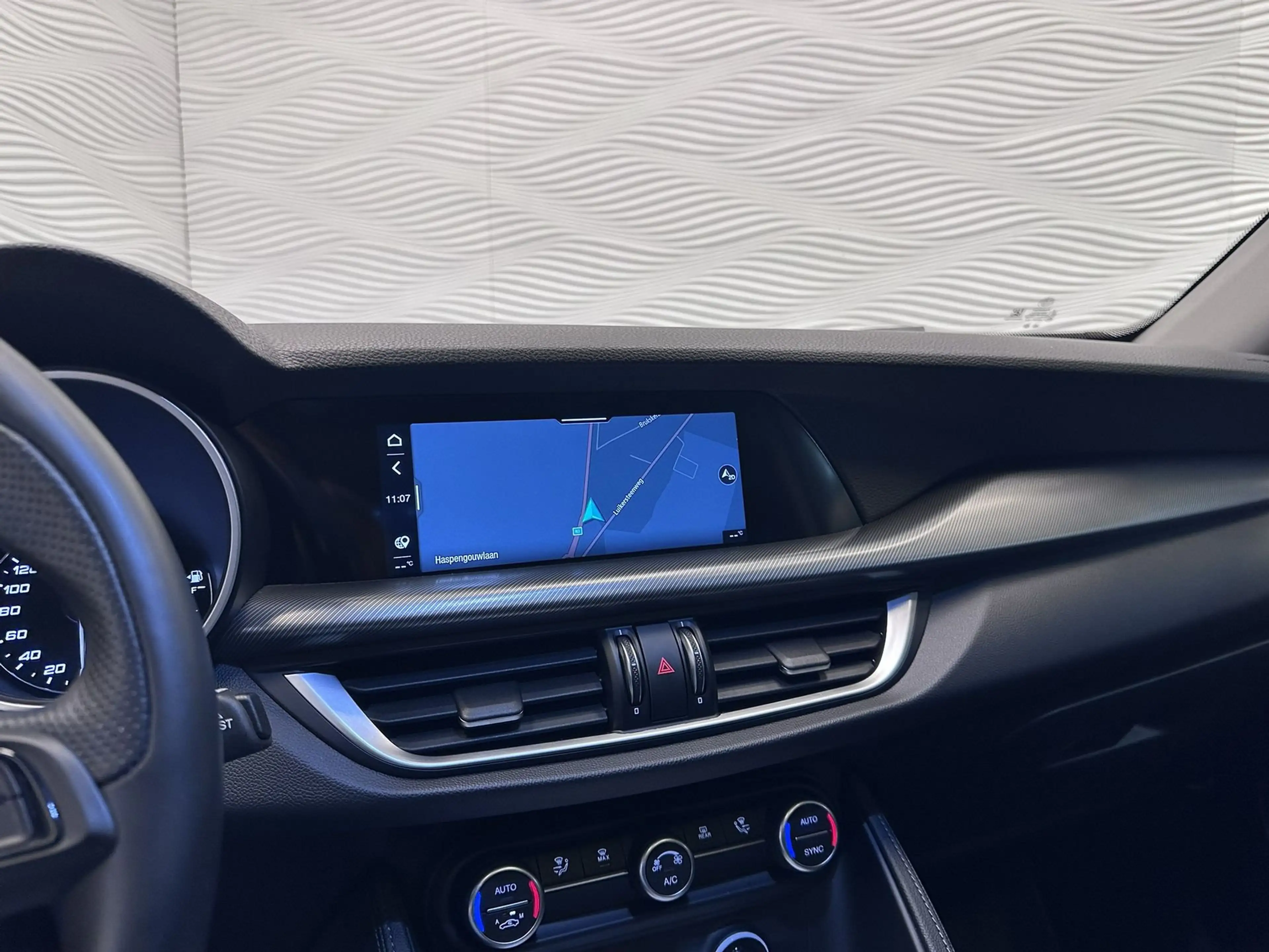 Alfa Romeo Stelvio 2.2 JTDM*AUT*SPRINT*PANO*NAVI*ACC*KEYLESS* — photo 25