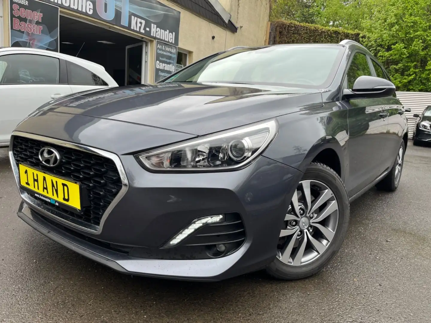 Hyundai i30 cw YES! *NAVI*KAMERA* Grau - 2