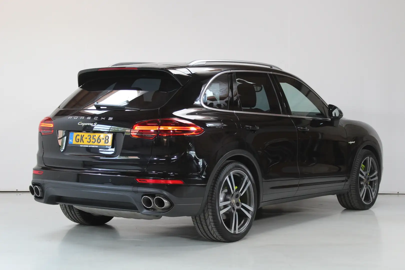 Porsche Cayenne 3.0 S E-Hybrid NL-Auto | Dealer Oh | Memory | Trek Zwart - 2