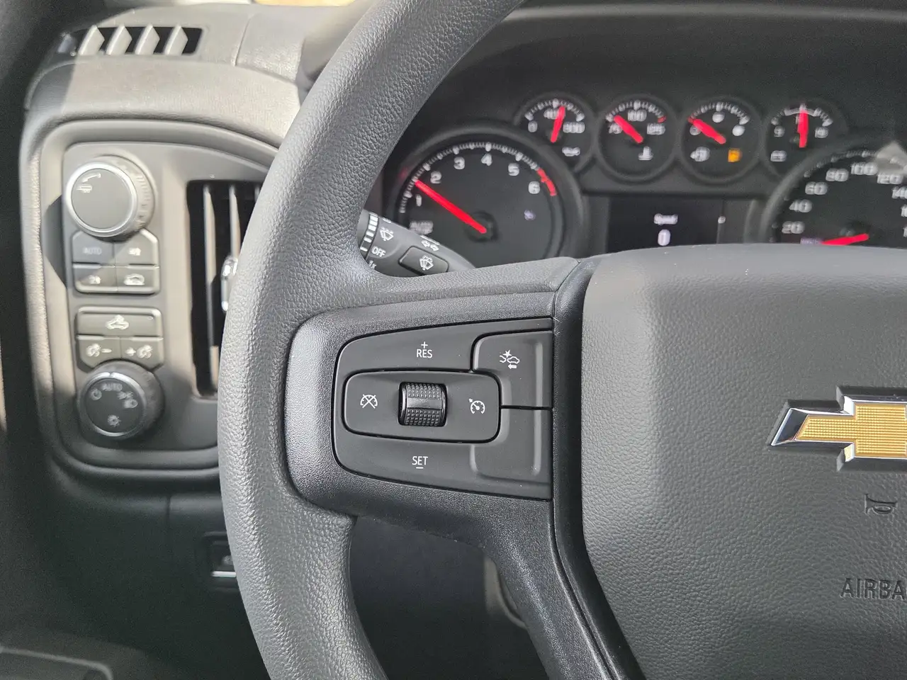 Chevrolet Silverado 1500 снимка Chevrolet Silverado 1500