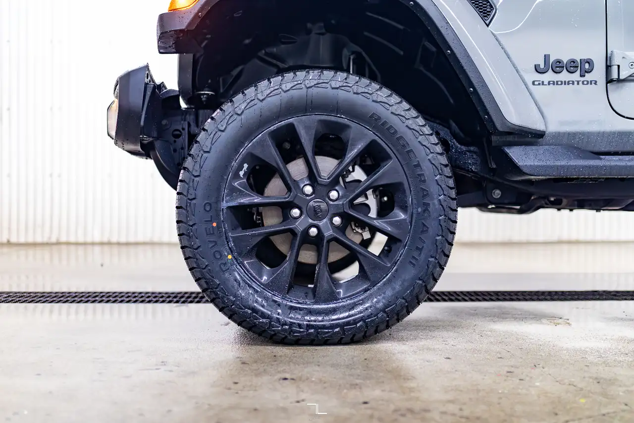 Jeep Gladiator снимка Jeep Gladiator