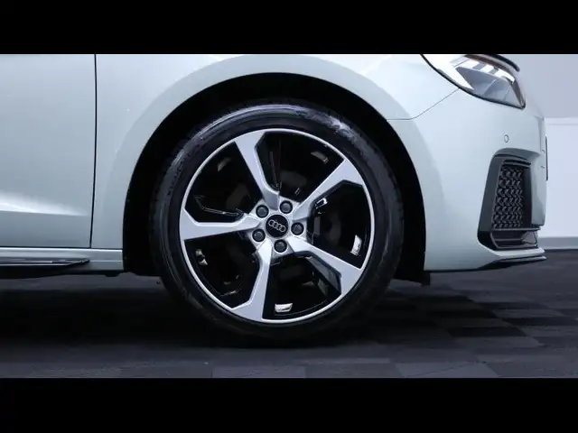 Audi A1 view 11