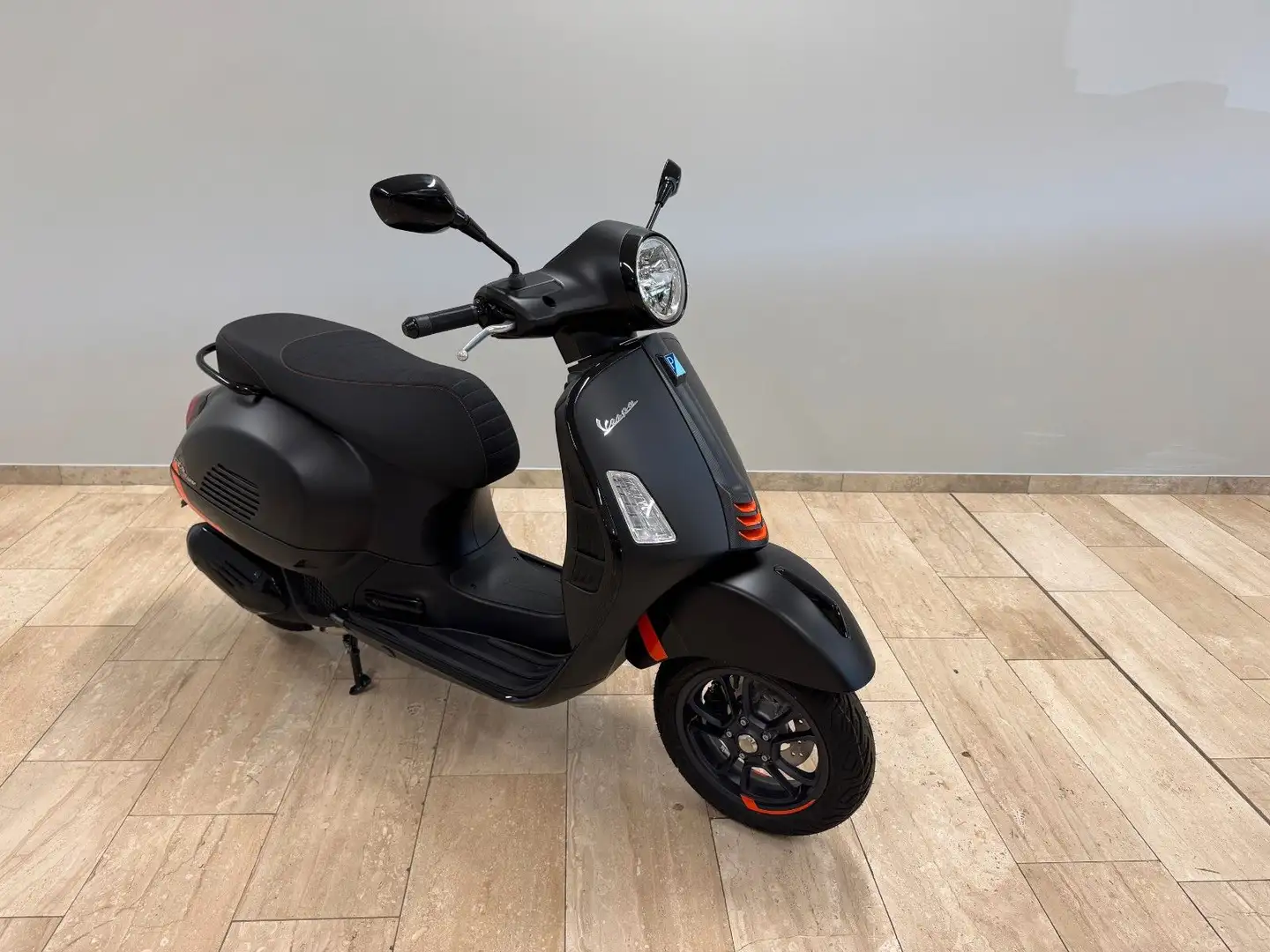 Vespa GTS 125 SuperSport --  E5+ NORM -HAUSPREISAKTION Schwarz - 1