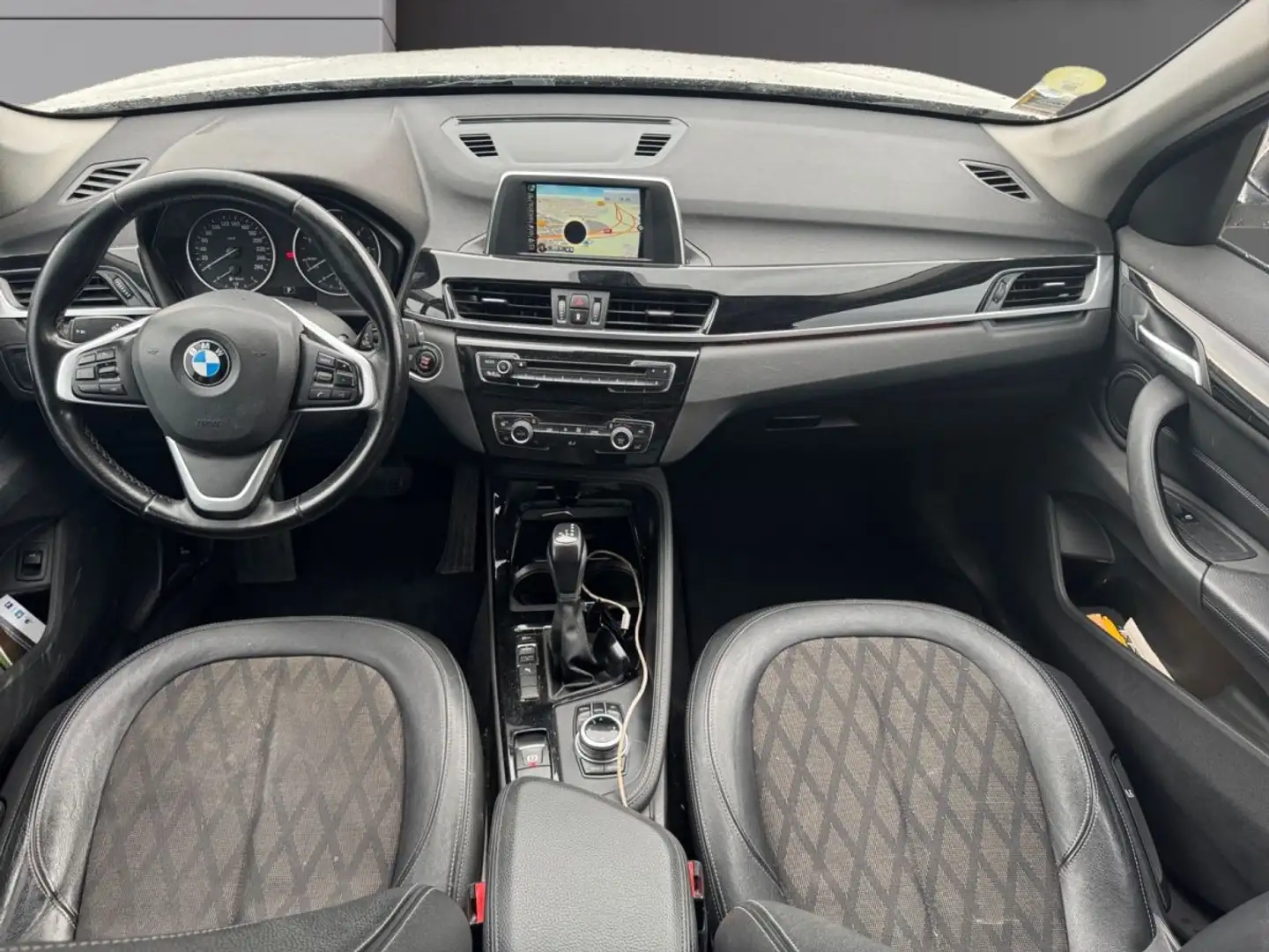 BMW X1 F48 sDrive 18d 150 ch BVA8 xLine suivi garantie 12 mois Weiß - 2