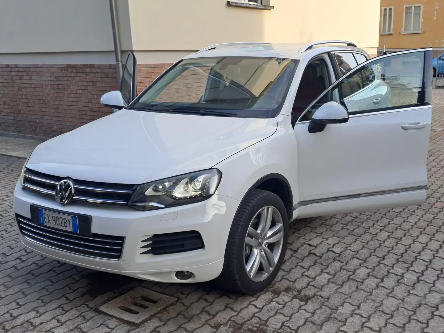 Volkswagen Touareg Touareg II 2010 3.0 V6 tdi Executive 204cv Bianco - 1