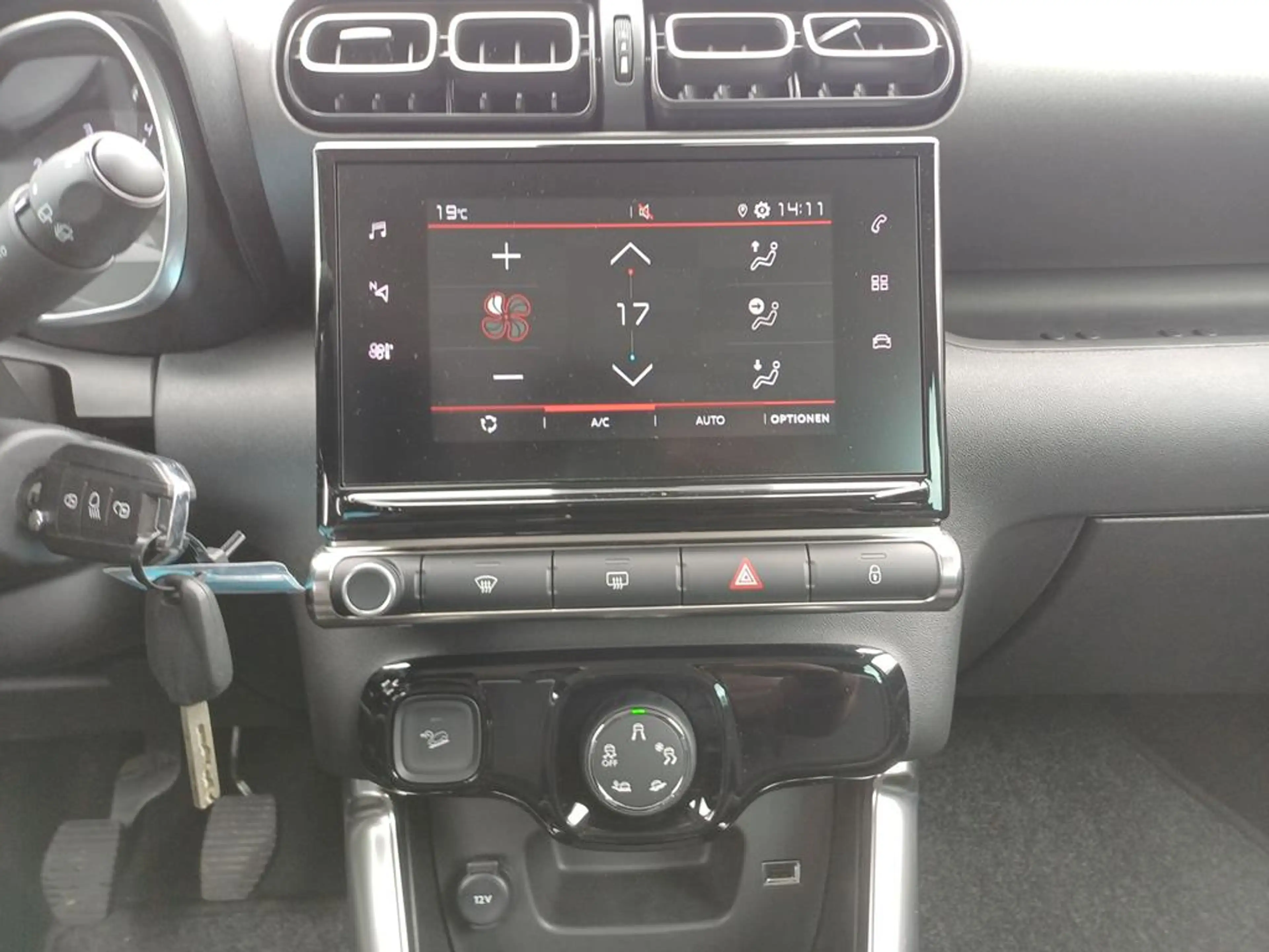 Citroen C3 Aircross PureTech 110 S&S Plus — photo 11