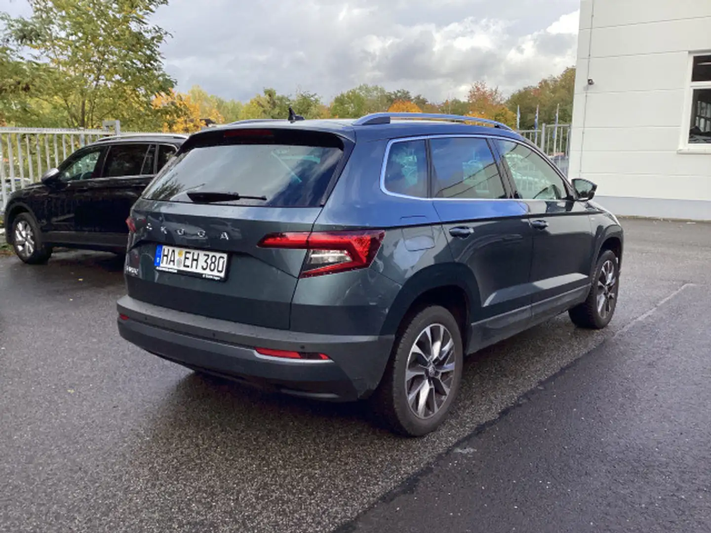 Skoda Karoq 1.5 TSI, DSG, NAVI, RFK, PANO, ACC, E-KLAP Grau - 2