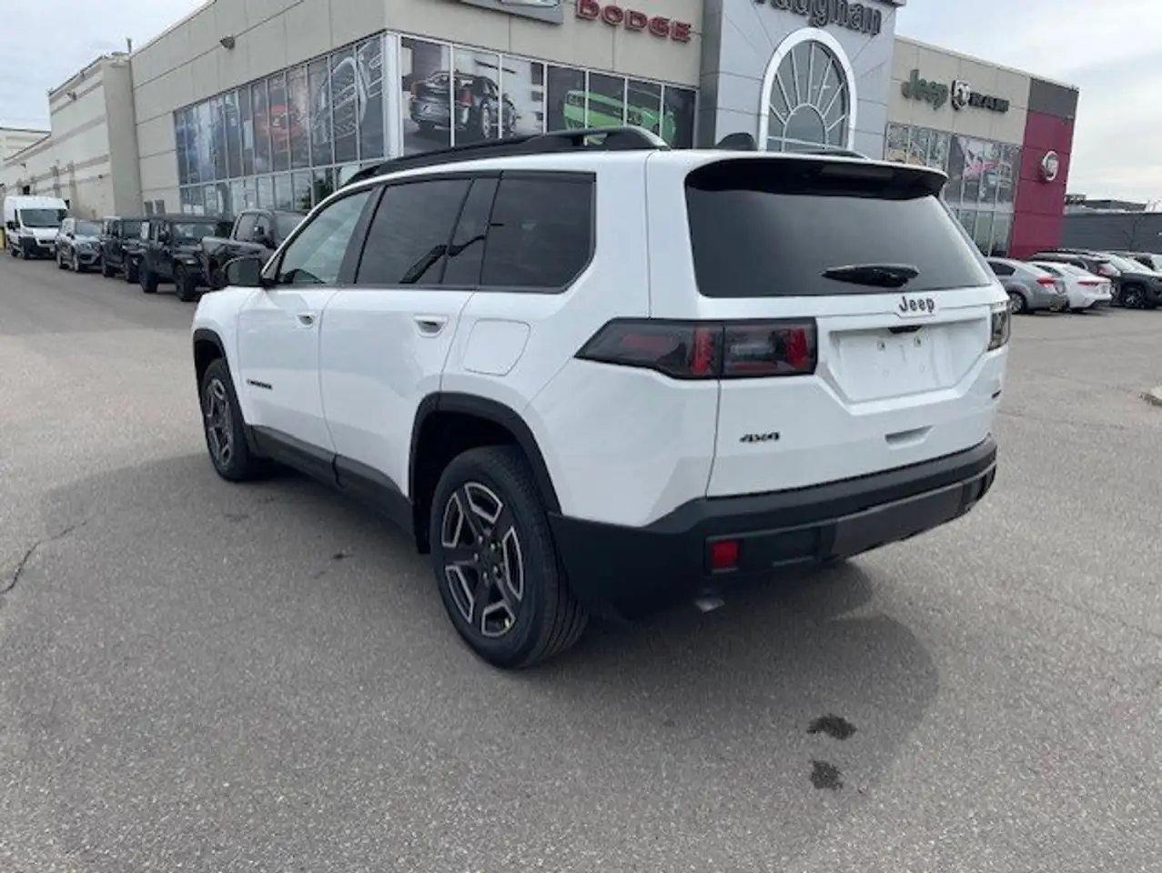 Jeep Cherokee снимка Jeep Cherokee