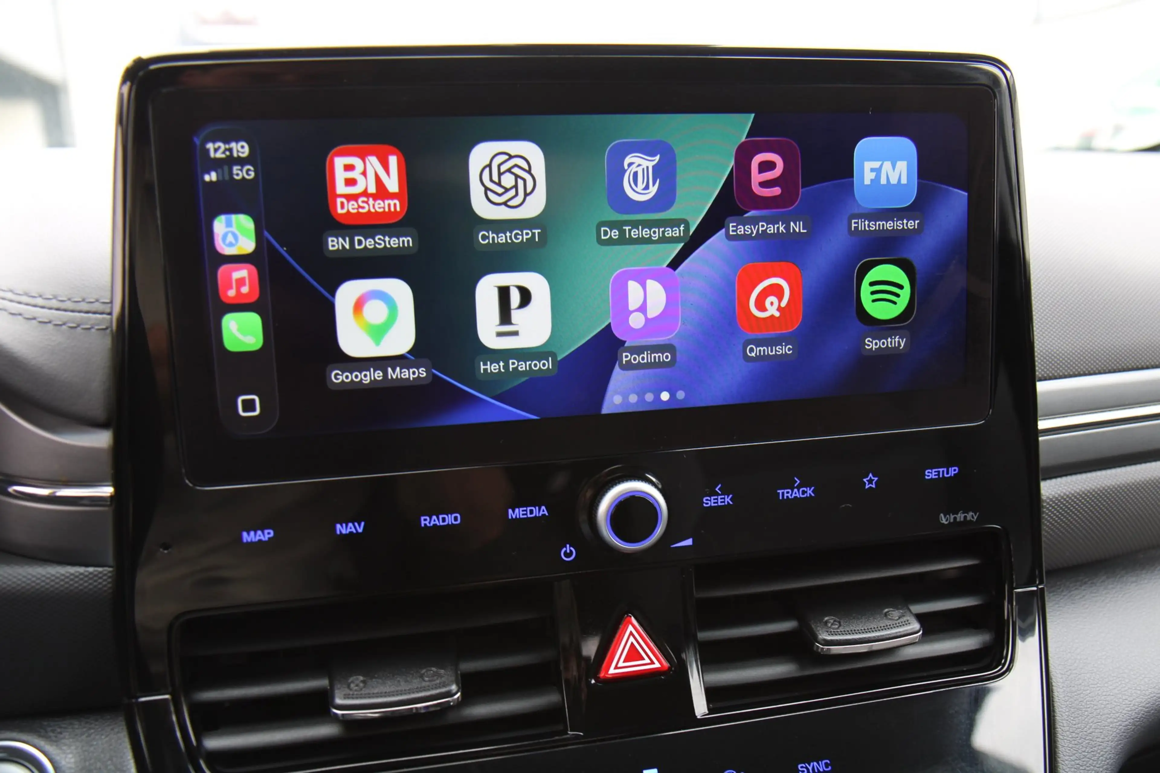Hyundai IONIQ 1.6 GDi PHEV Carplay Camera Dealer Ond. !! — photo 25