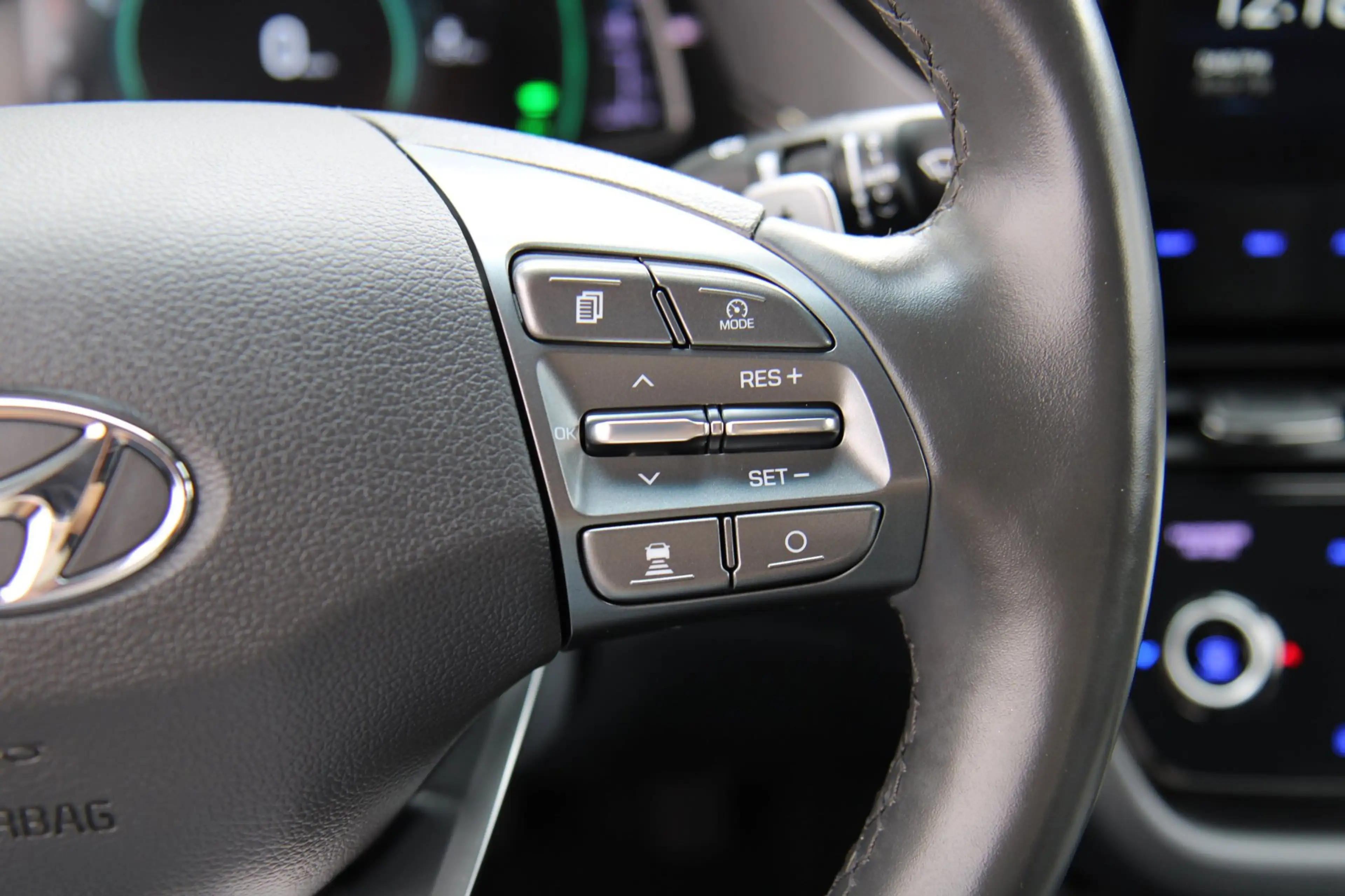 Hyundai IONIQ 1.6 GDi PHEV Carplay Camera Dealer Ond. !! — photo 18
