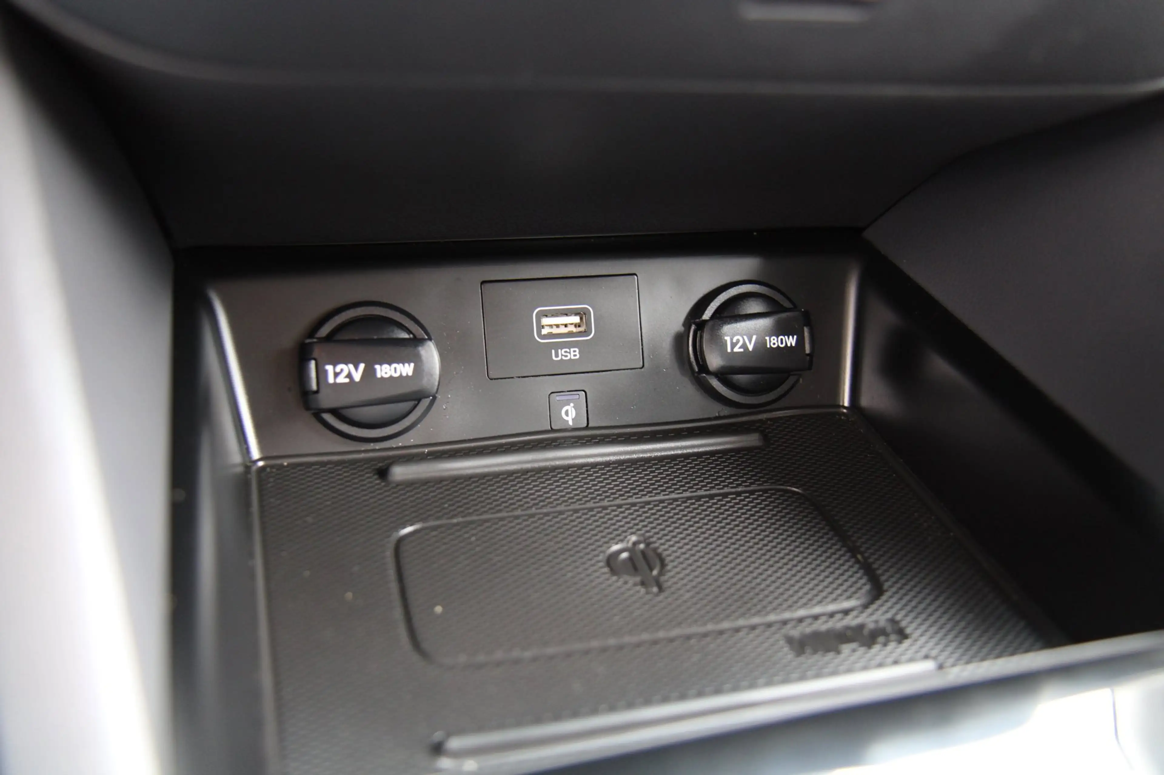 Hyundai IONIQ 1.6 GDi PHEV Carplay Camera Dealer Ond. !! — photo 35