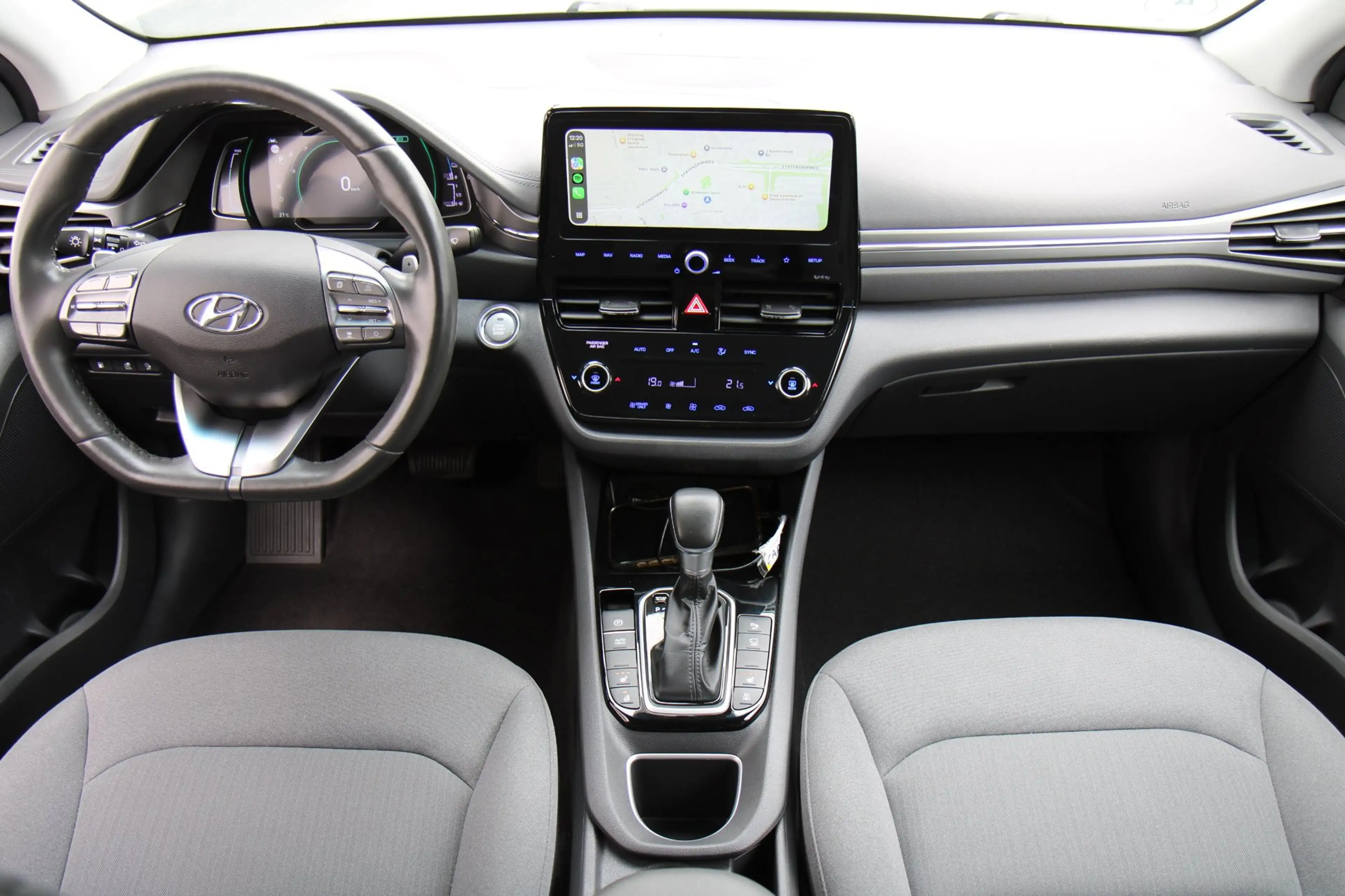Hyundai IONIQ 1.6 GDi PHEV Carplay Camera Dealer Ond. !! — photo 14