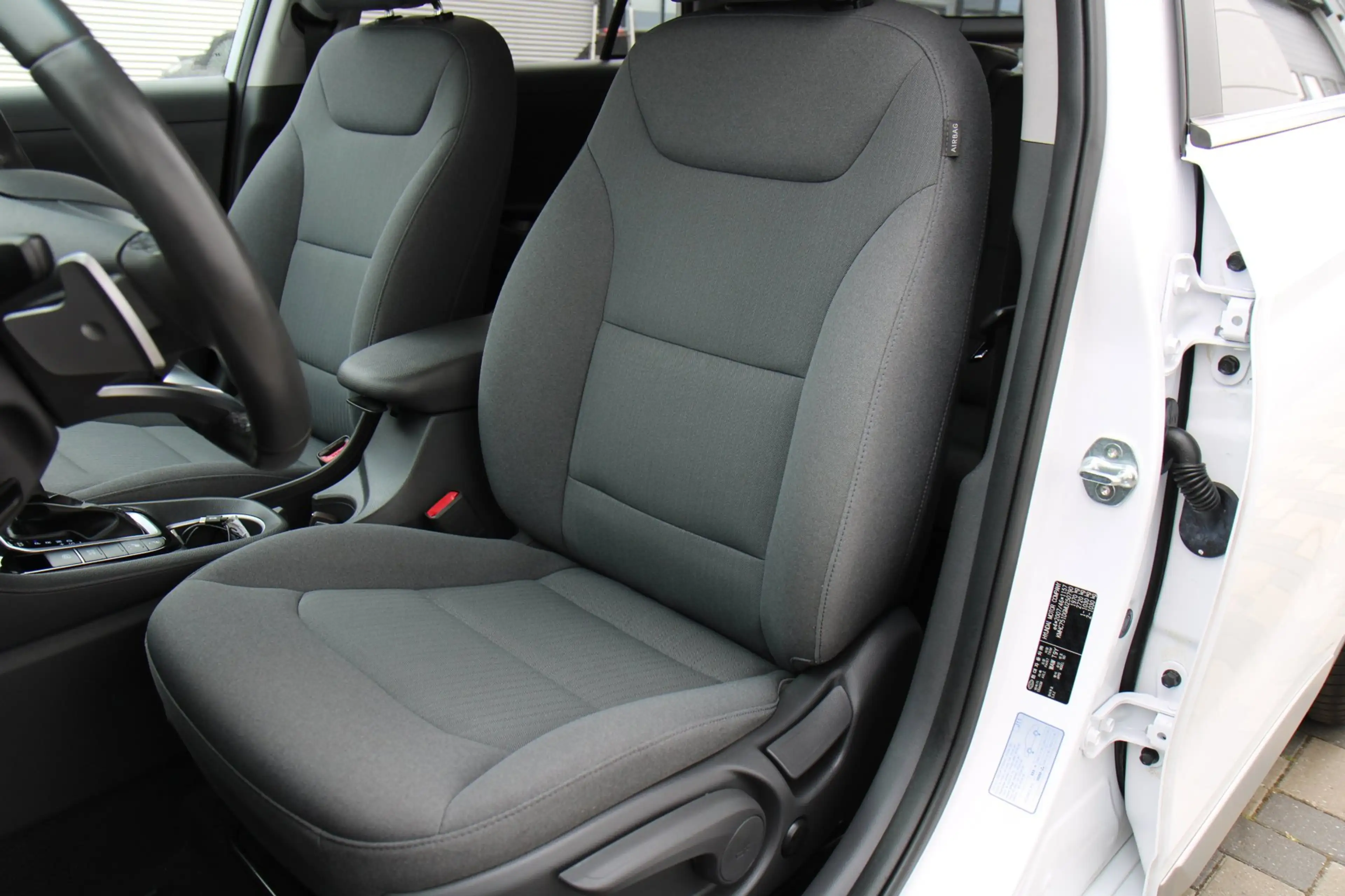 Hyundai IONIQ 1.6 GDi PHEV Carplay Camera Dealer Ond. !! — photo 9
