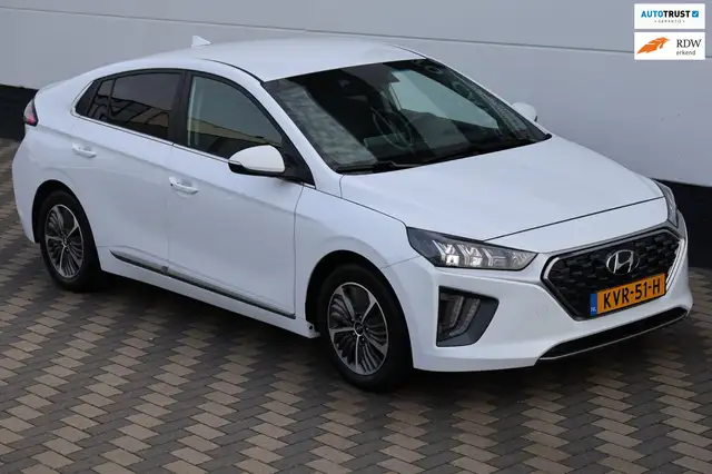 Hyundai IONIQ 1.6 GDi PHEV Carplay Camera Dealer Ond. !!