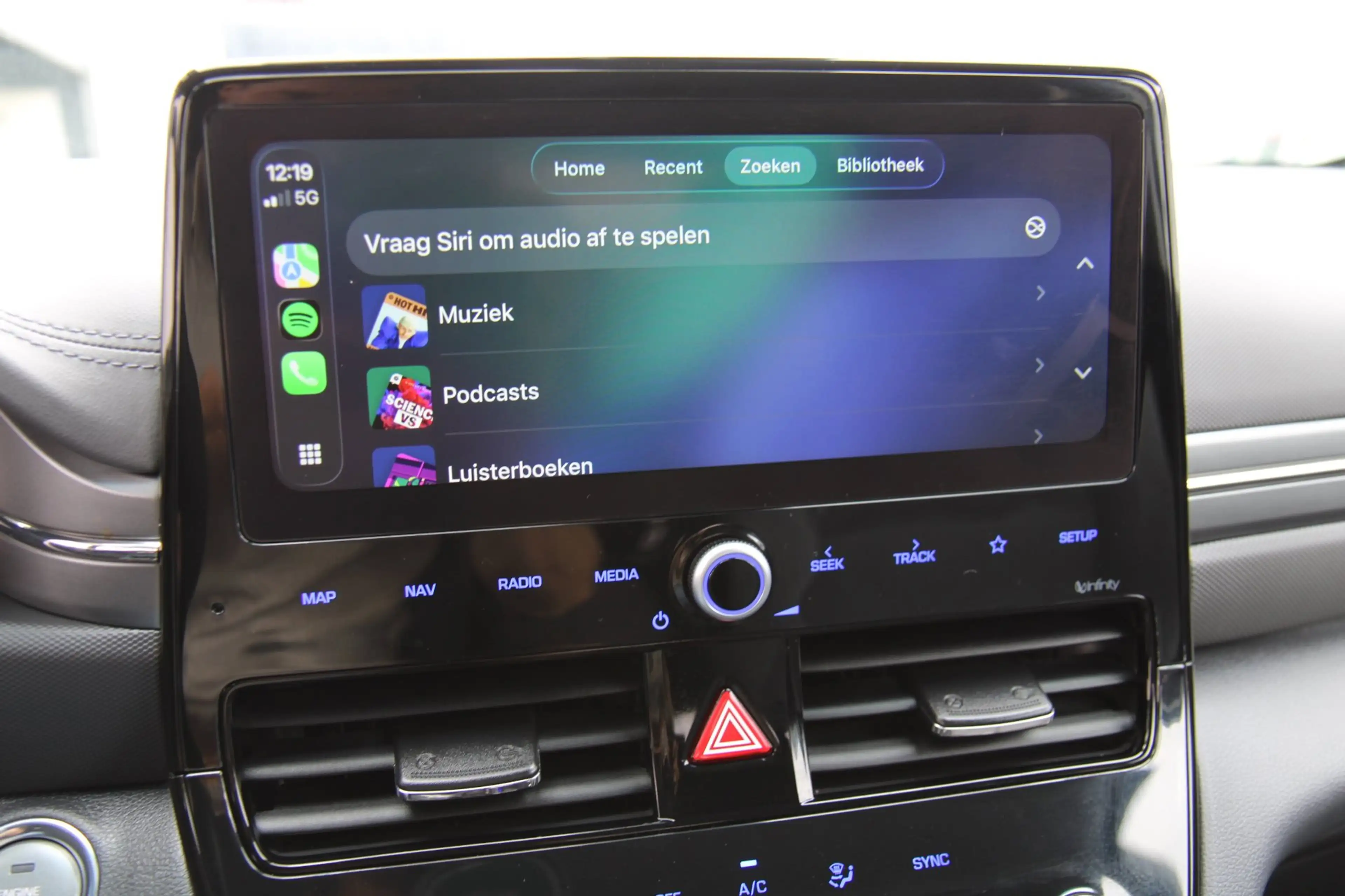 Hyundai IONIQ 1.6 GDi PHEV Carplay Camera Dealer Ond. !! — photo 27