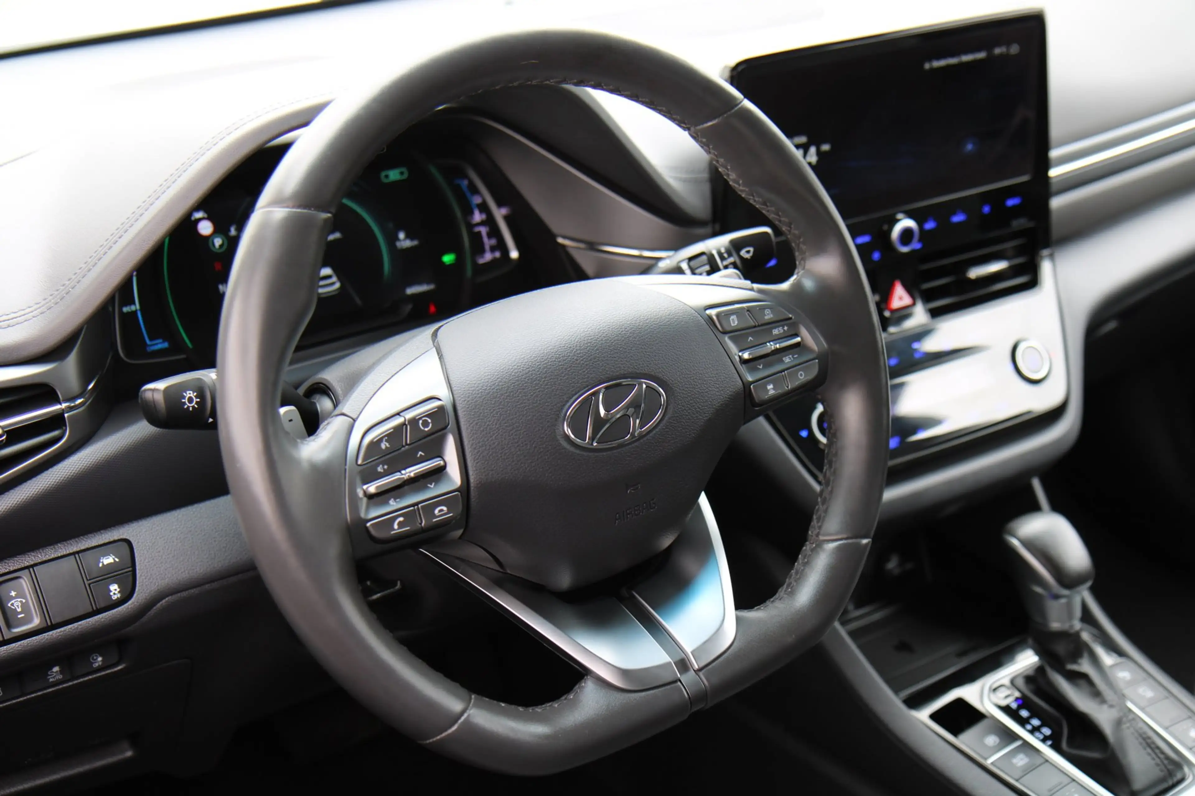 Hyundai IONIQ 1.6 GDi PHEV Carplay Camera Dealer Ond. !! — photo 16