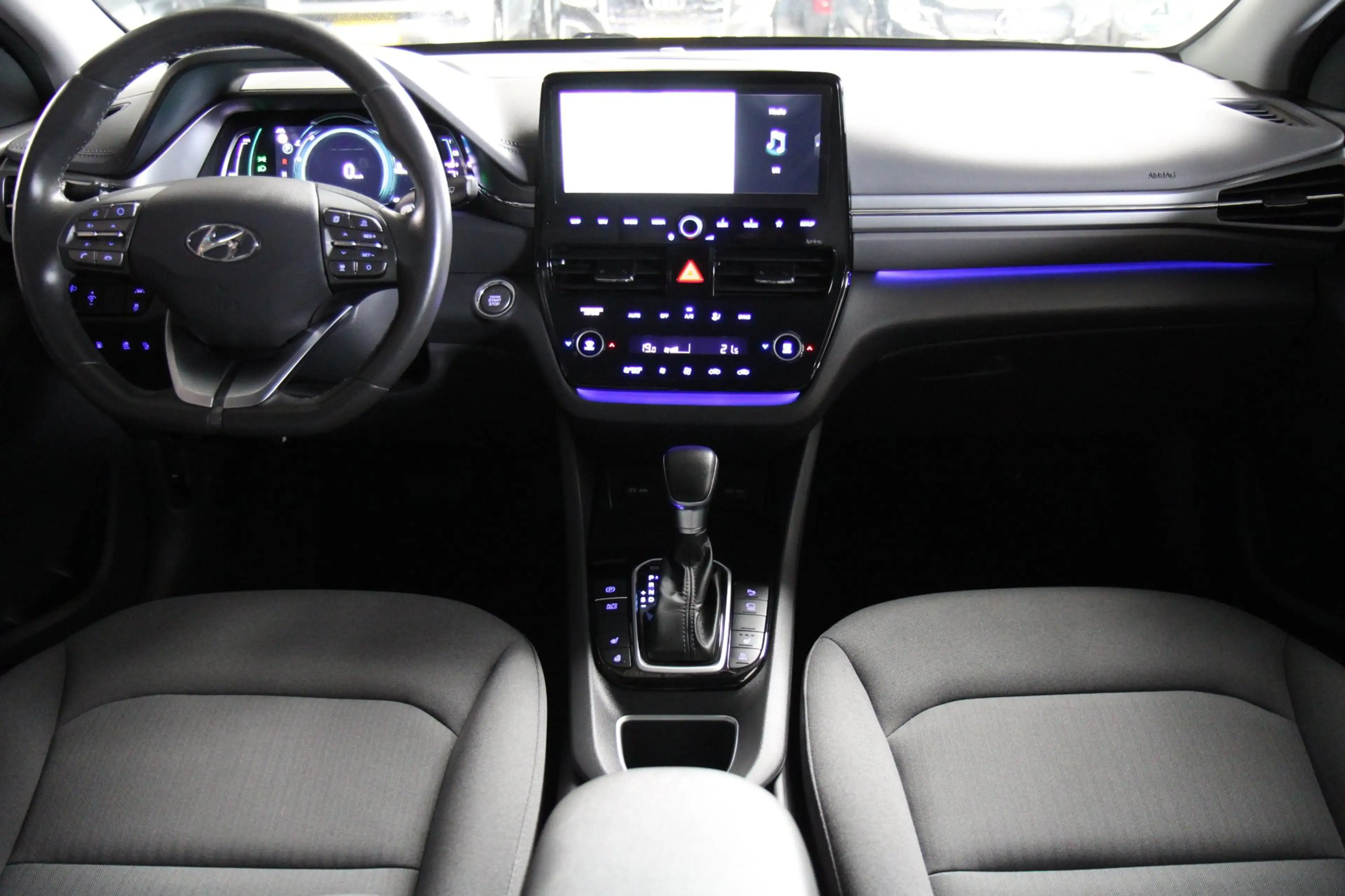 Hyundai IONIQ 1.6 GDi PHEV Carplay Camera Dealer Ond. !! — photo 15