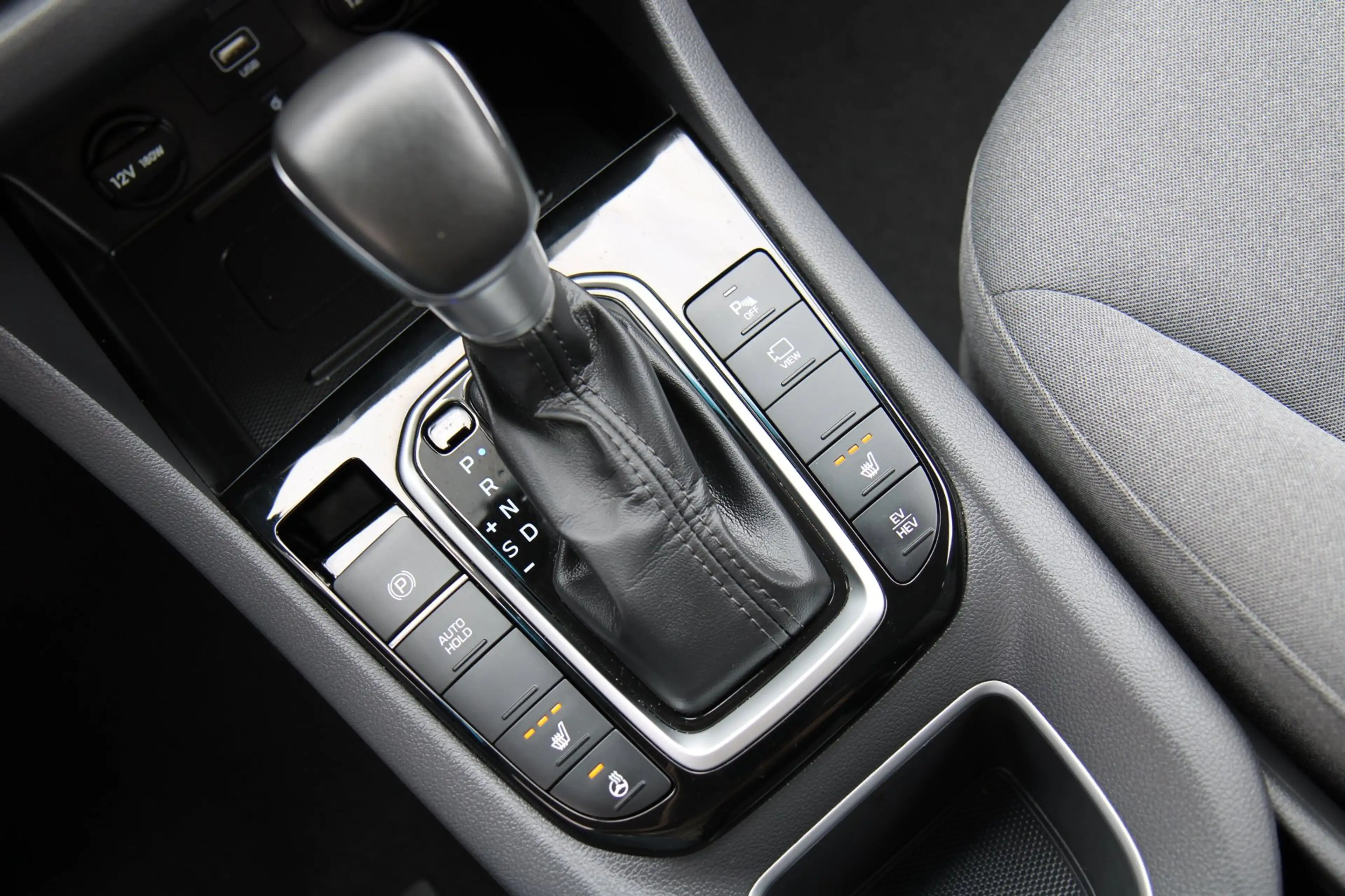 Hyundai IONIQ 1.6 GDi PHEV Carplay Camera Dealer Ond. !! — photo 36