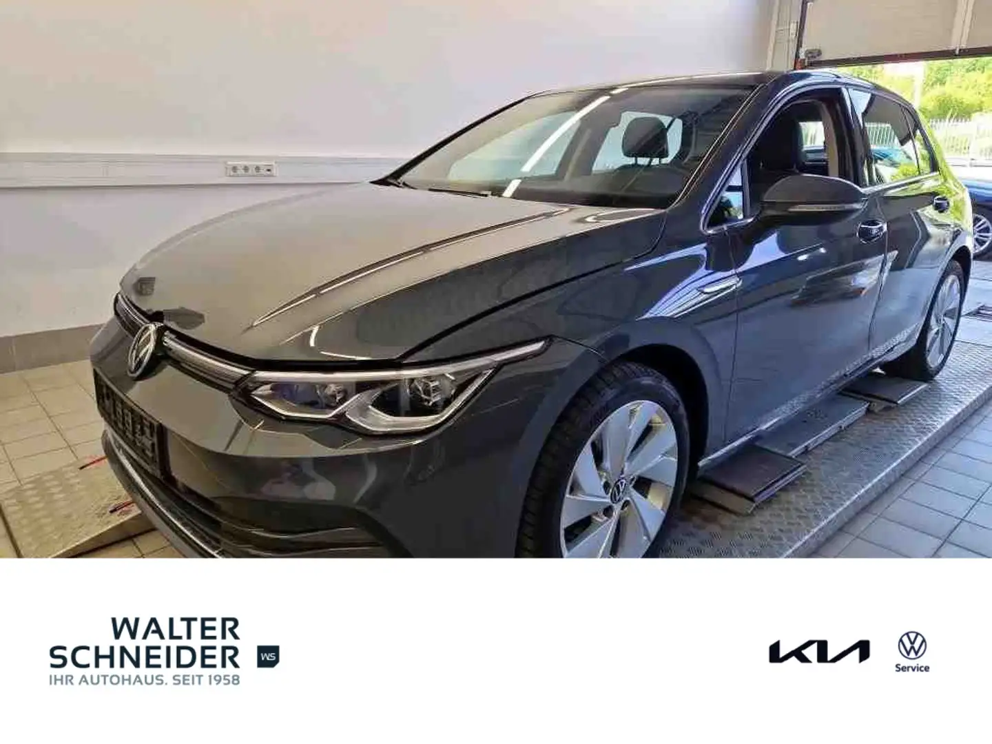 Volkswagen Golf 1,5 TSI Style AHK Navi LED SHZ ACC Grau - 1