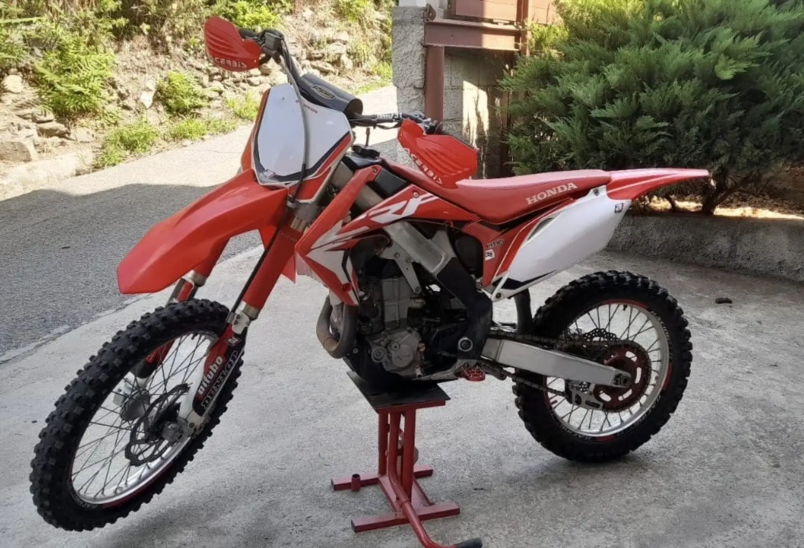 Honda CRF 450 Honda CRF 450 Cross - 1