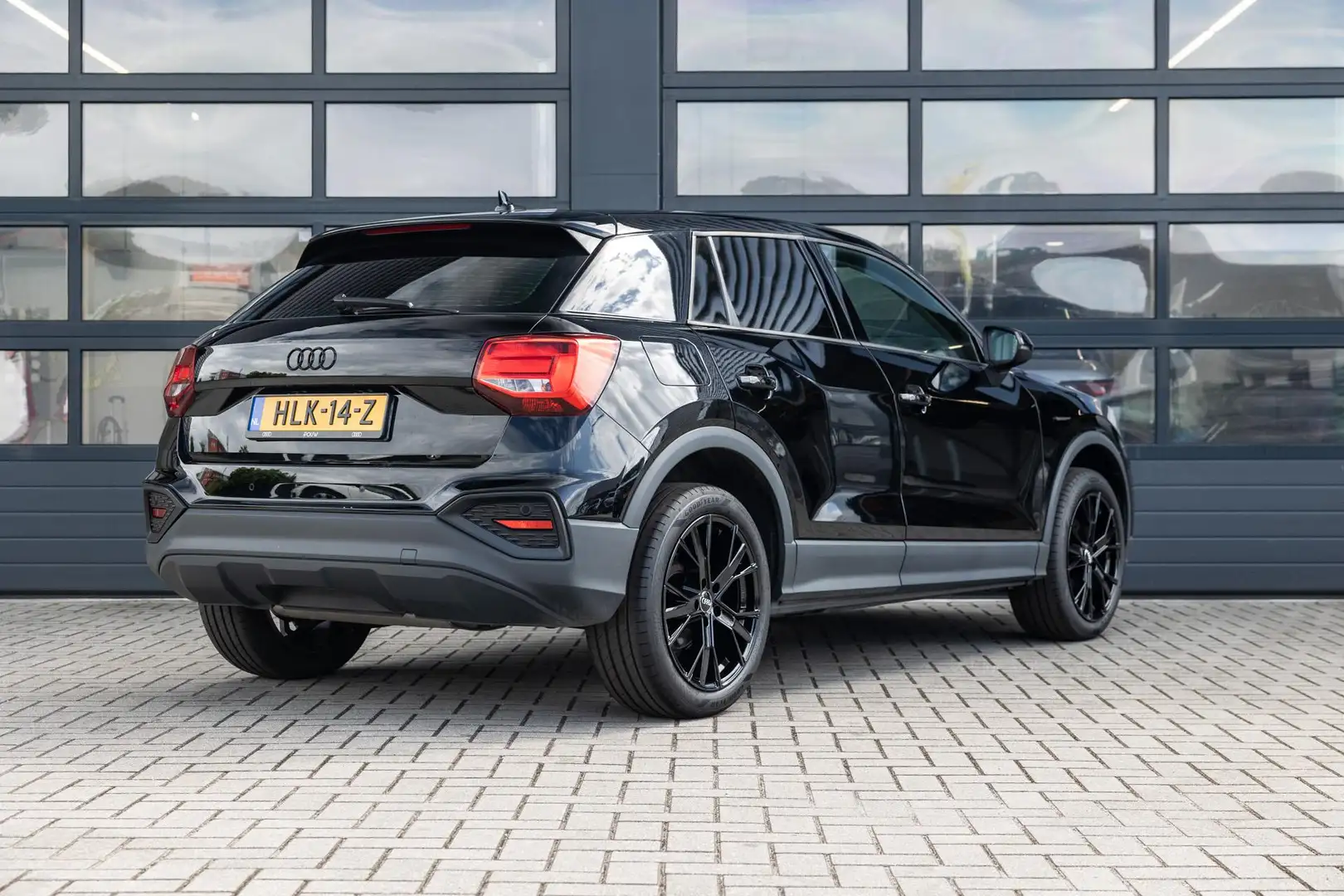 Audi Q2 35 TFSI Pro Line S-tronic | 18" velgen | Smartphon Zwart - 2