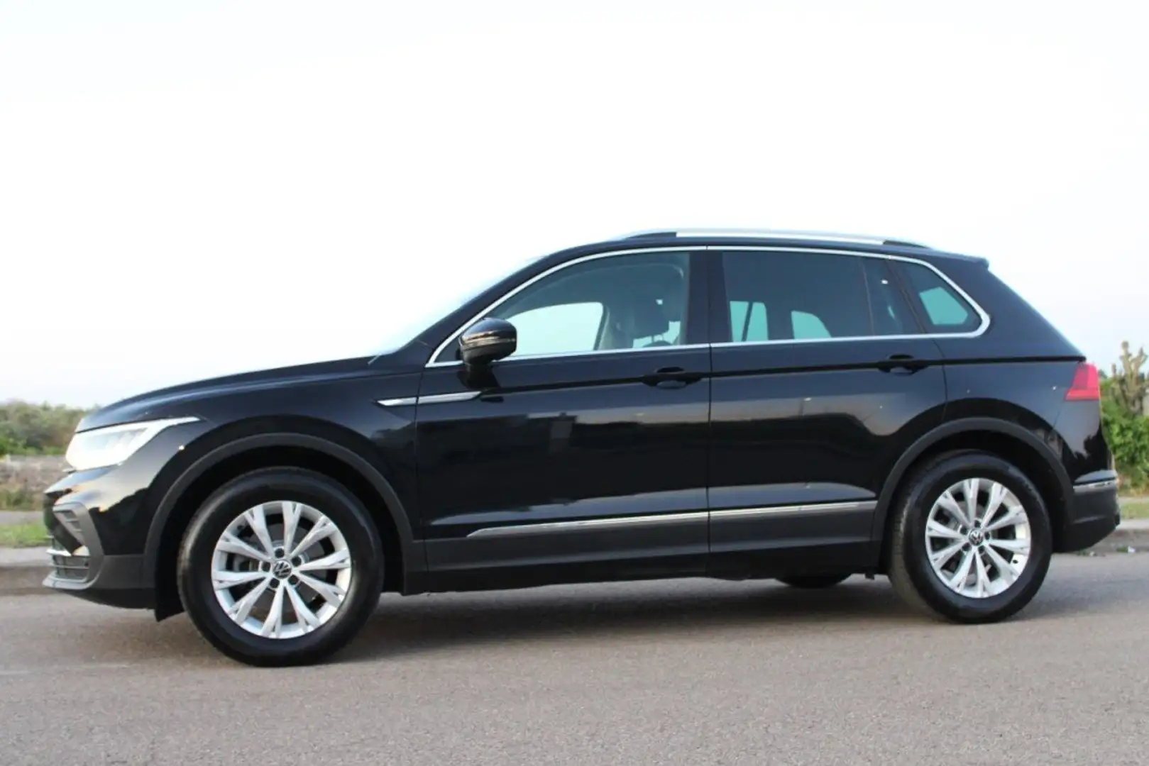 Volkswagen Tiguan 2.0 TDI 150CV DSG *LED *NAVI *CARPLAY Nero - 2