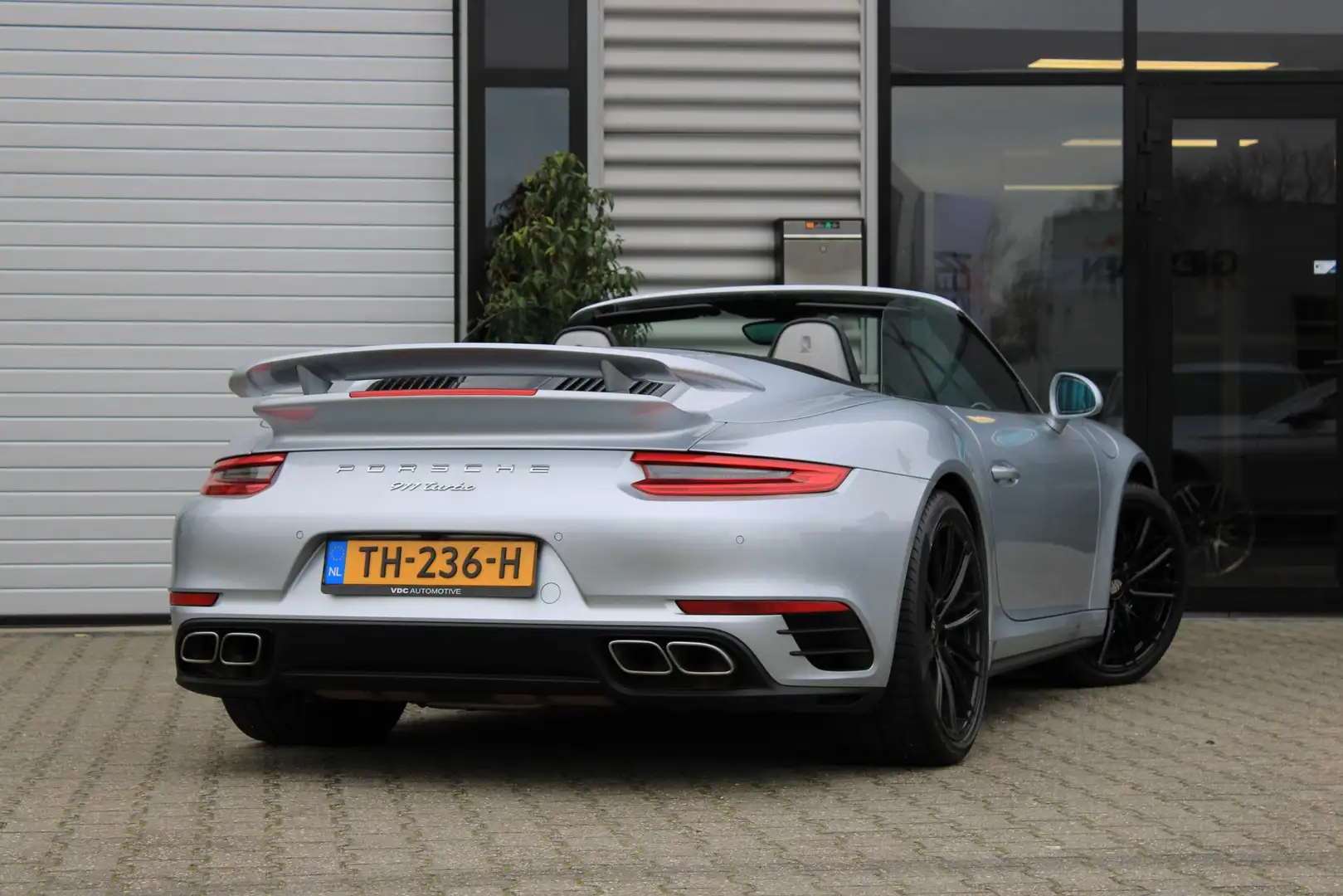 Porsche 991 Cabrio 3.8 Turbo Cabrio PDLS | Burmester High End Grau - 2
