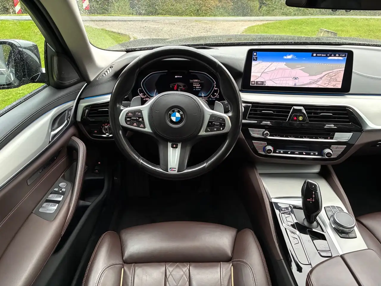 BMW 530E TOURING LUXE LINE - 292ch - 123 000KMS - TOIT PANORAMIQUE - 360° CAMÉRA - CAMÉRA D'AIDE AU STATIONNEMENT - HAYON ARRIÈRE ÉLECTRIQUE