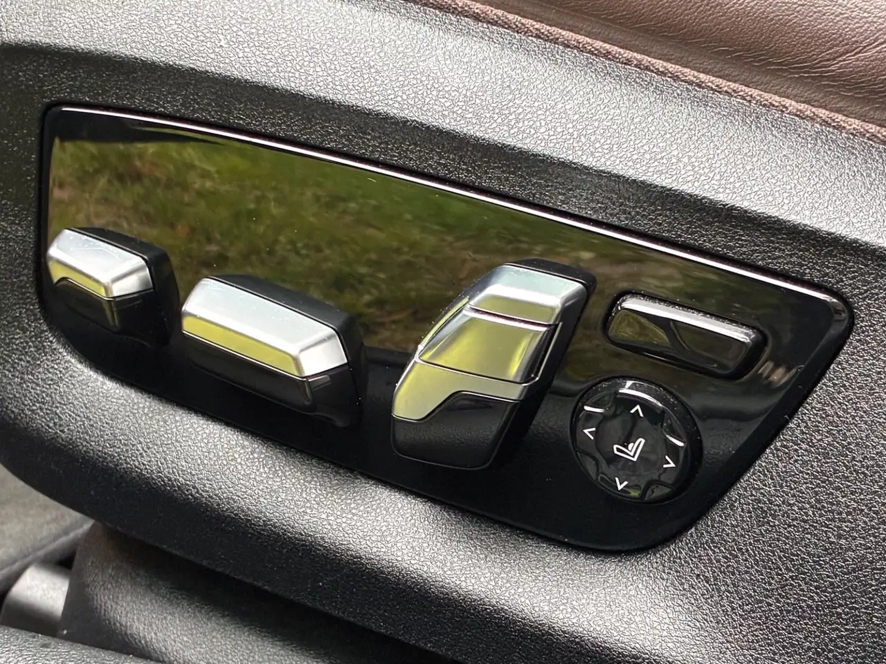 BMW 530E TOURING LUXE LINE - 292ch - 123 000KMS - TOIT PANORAMIQUE - 360° CAMÉRA - CAMÉRA D'AIDE AU STATIONNEMENT - HAYON ARRIÈRE ÉLECTRIQUE