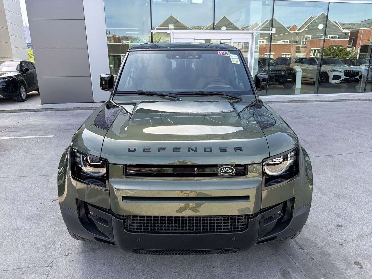 2026 Land Rover Defender 130 P300 S alt 3