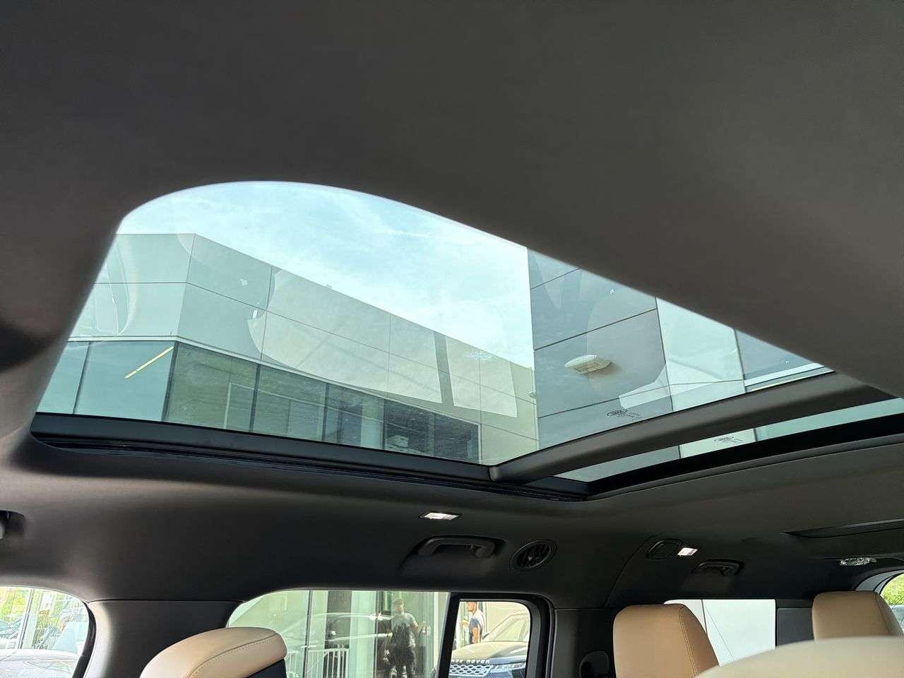 2026 Land Rover Defender 130 P300 S thumb 18