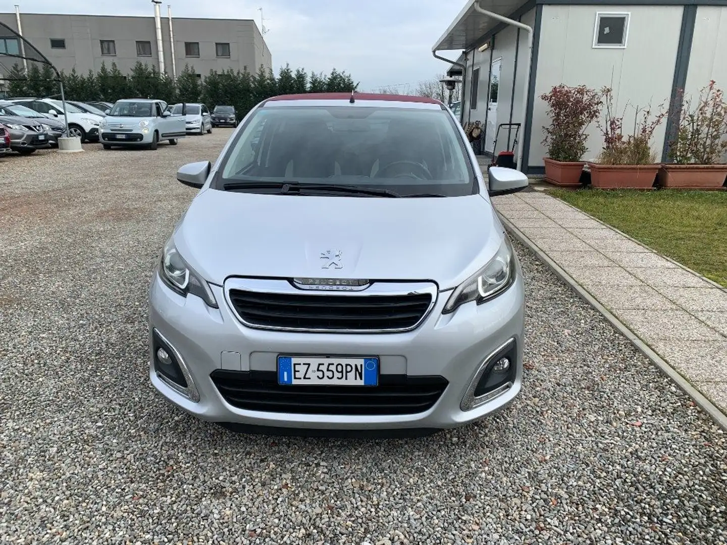 Peugeot 108 PureTech 82 5 porte Allure TOP! Silber - 2