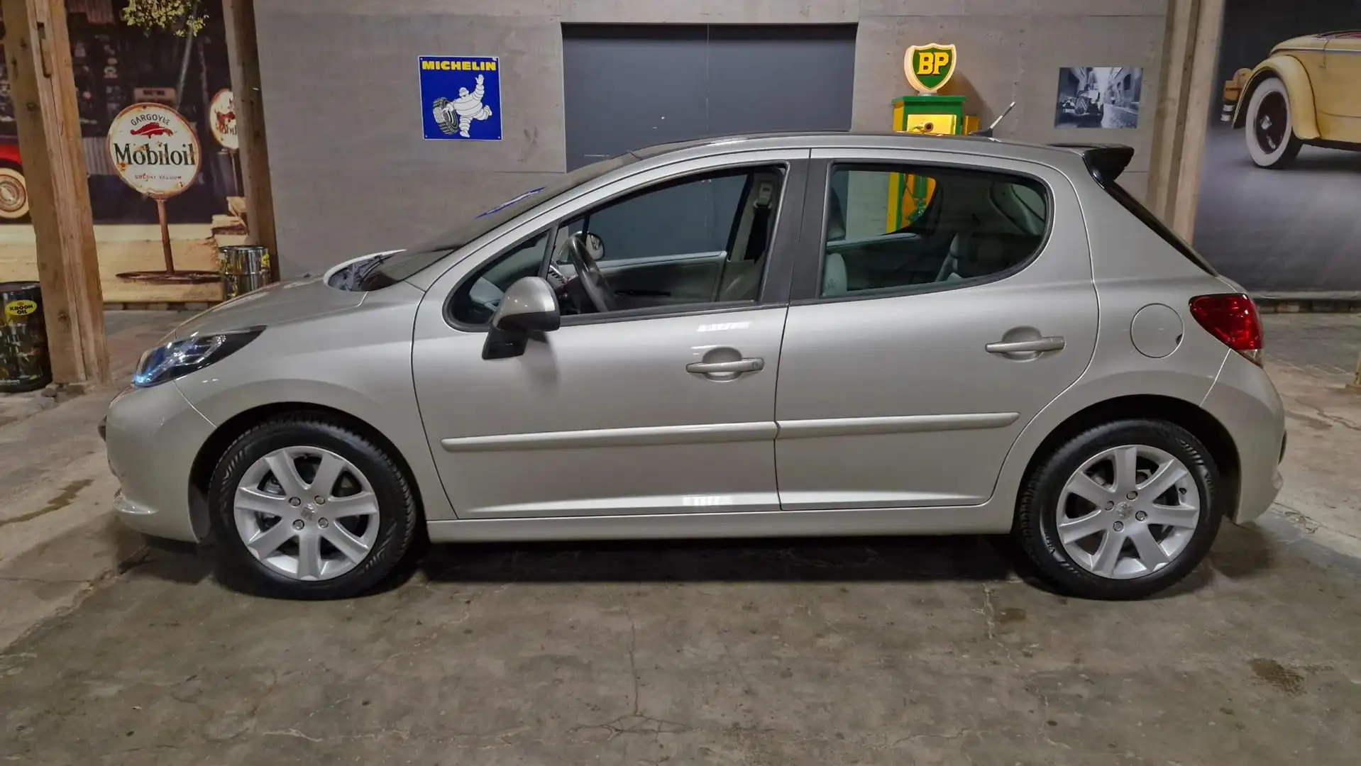 Peugeot 207 1.6 VTi XS Pack AUTOMAAT 120PK | Rijklaarrijs | Cl Beige - 2