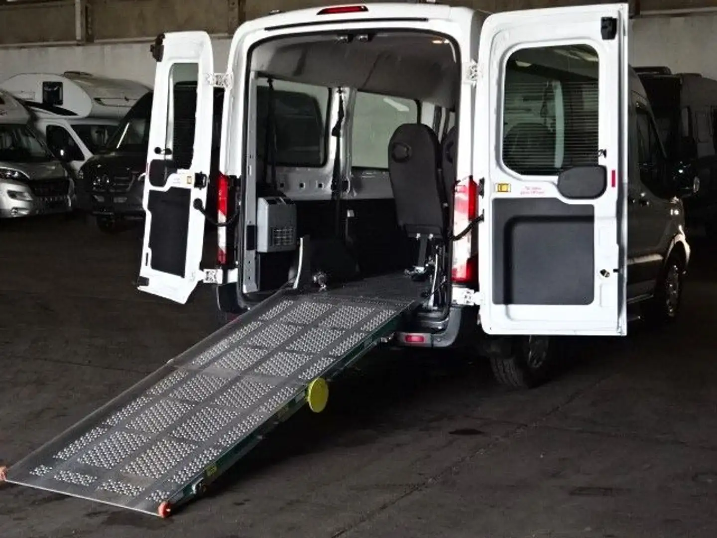 Ford Transit Kombi 330 L2 Trend BTW KMP Rampe Standhe Weiß - 2