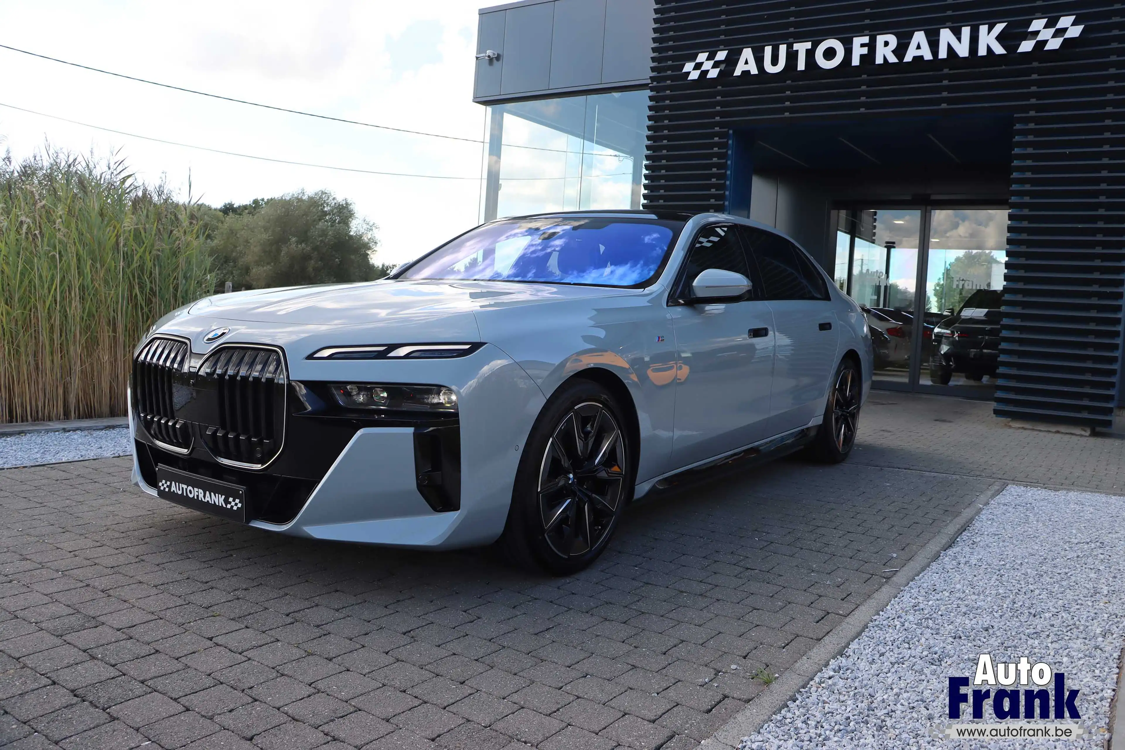 BMW i7 60 / 4X4 / M-SPORT-PRO / DRIV & PARK PRO / TREKHK — photo 3