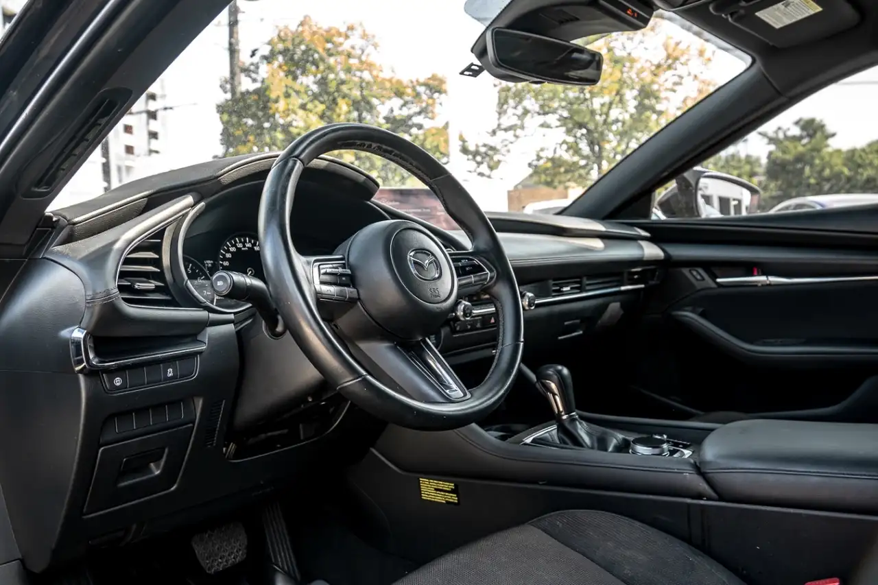 Mazda 3 снимка Mazda 3