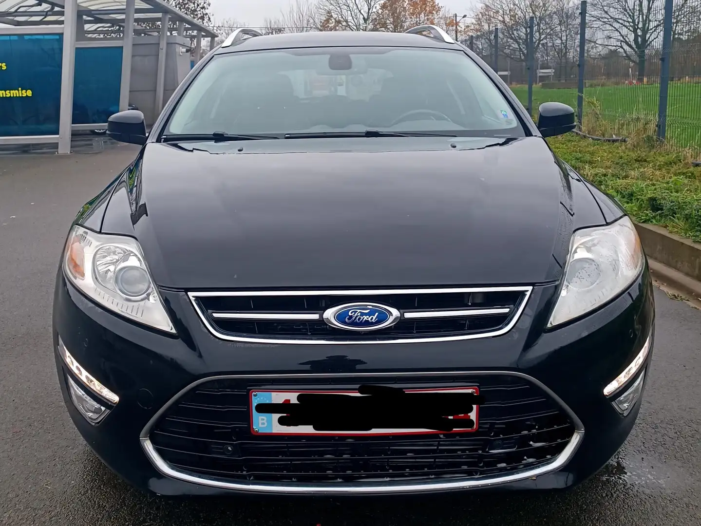 Ford Mondeo Zwart - 2