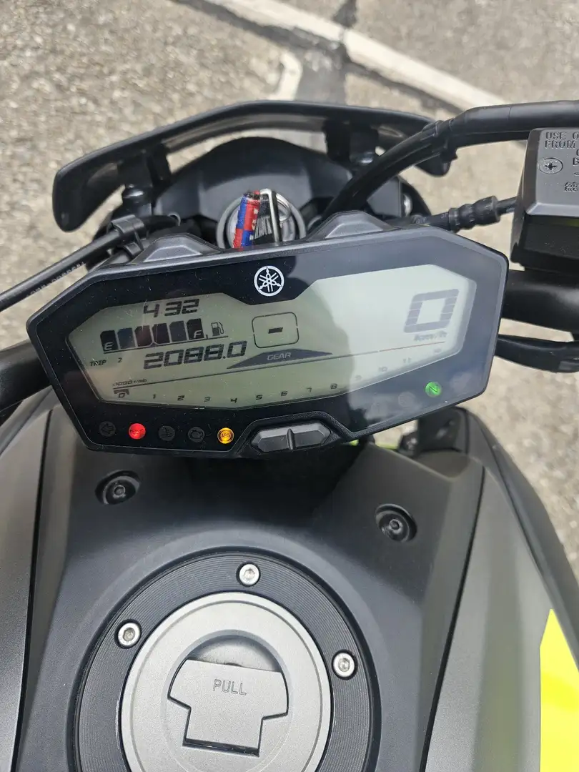 Yamaha MT-07 Grau - 2