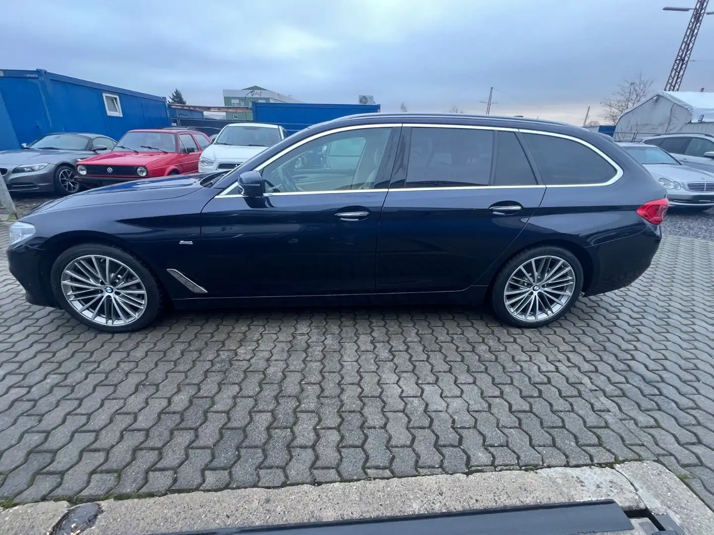 BMW 530 Touring i xDrive Sport Line SHZ,LEDER,TV,LH Blau - 2