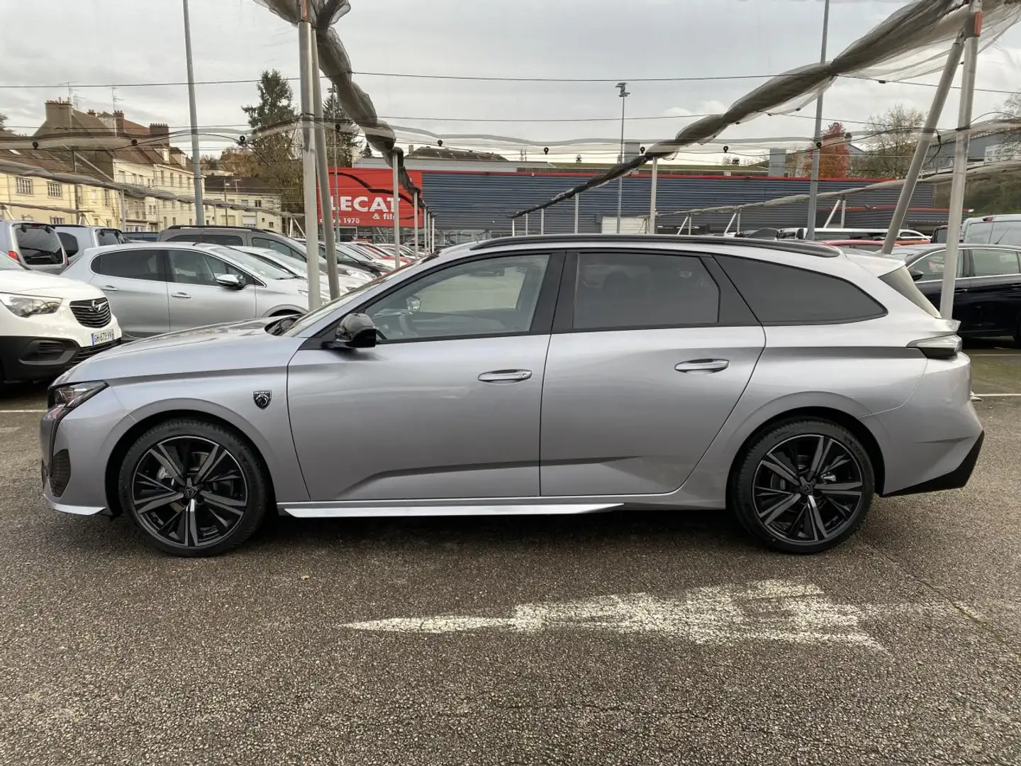 Peugeot 308 III 1.5 BlueHDi S\u0026S 130 EAT8 GT TOIT OUVRANT  Gris - 2