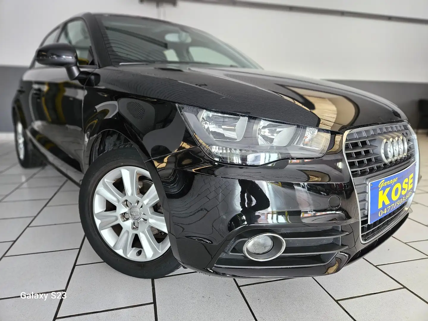 Audi A1 A1 5 PORTES1.2TFSI Ambition CLIMATISATION GARANTIE Zwart - 2