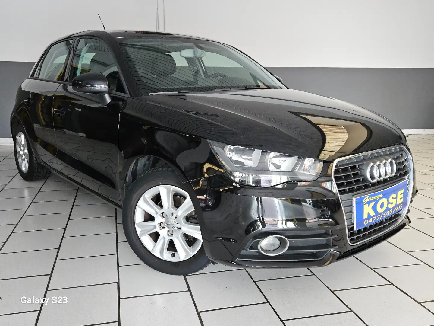 Audi A1 A1 5 PORTES1.2TFSI Ambition CLIMATISATION GARANTIE Zwart - 1