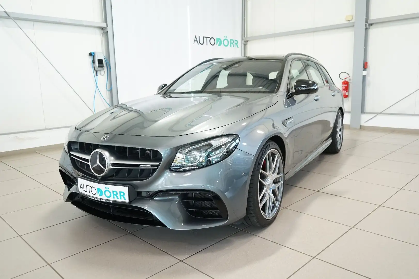 Mercedes-Benz E 63 AMG E 63 S AMG T AHK+Sitzbelüftung+Standhz+SoftClose Gris - 1