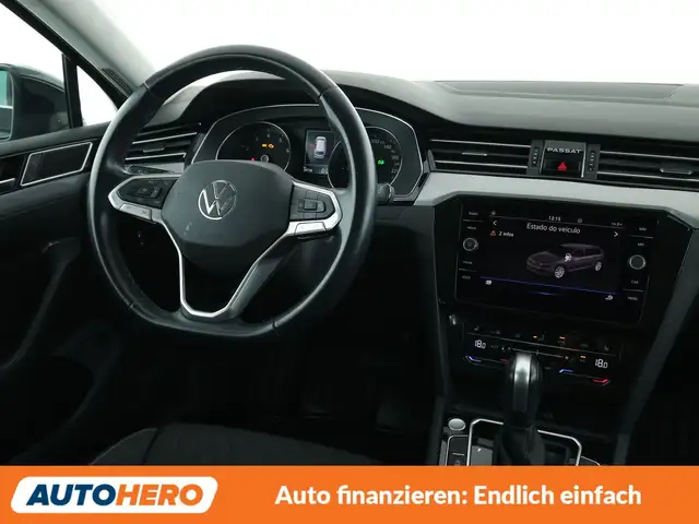 Volkswagen Passat view 13