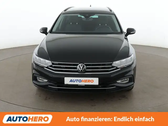 Volkswagen Passat view 9