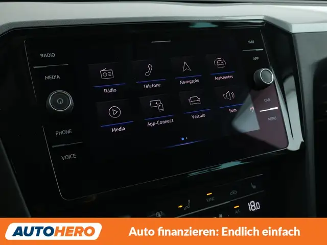 Volkswagen Passat view 23