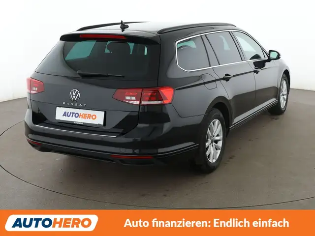 Volkswagen Passat view 6