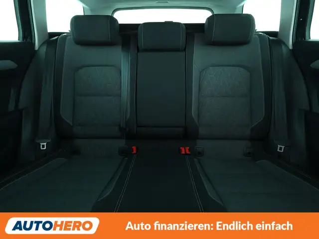 Volkswagen Passat view 16