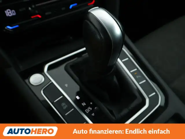 Volkswagen Passat view 27